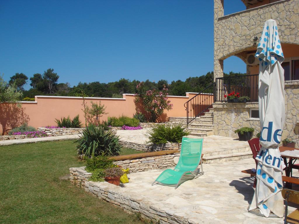 Apartments Villa Orange Medulin Extérieur photo