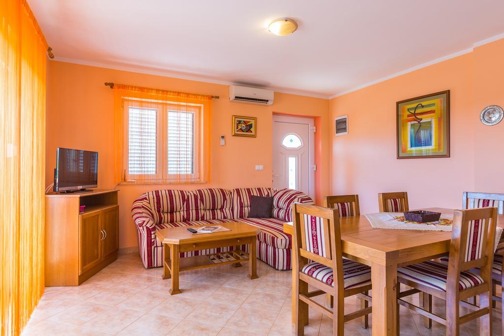 Apartments Villa Orange Medulin Extérieur photo